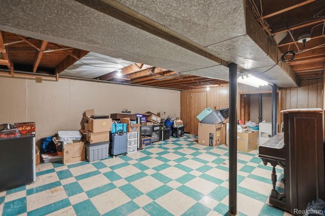 20816 Yale Street, St. Clair Shores, MI 48081