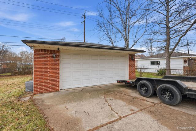 20816 Yale Street, St. Clair Shores, MI 48081