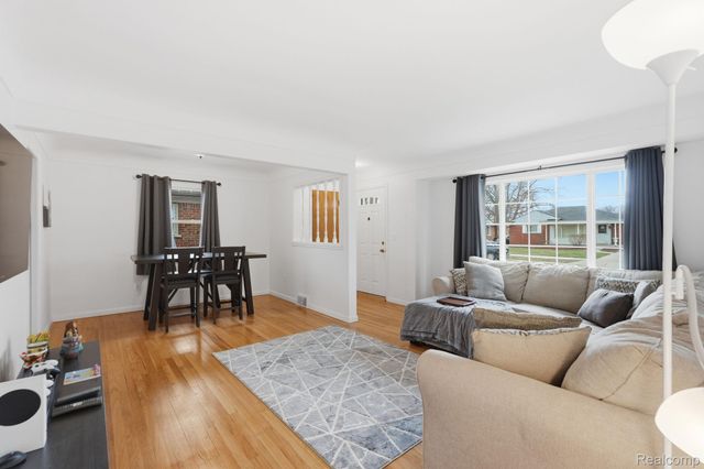 20816 Yale Street, St. Clair Shores, MI 48081