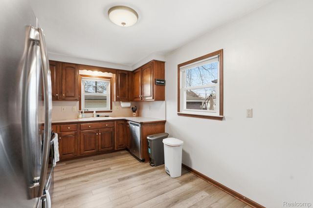 20816 Yale Street, St. Clair Shores, MI 48081