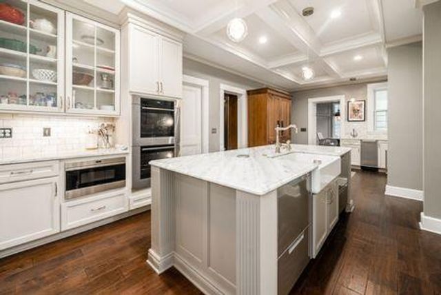 1349 E Broad Street, Columbus, OH 43205