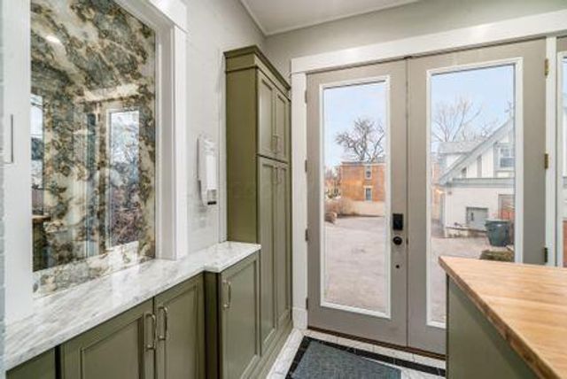 1349 E Broad Street, Columbus, OH 43205