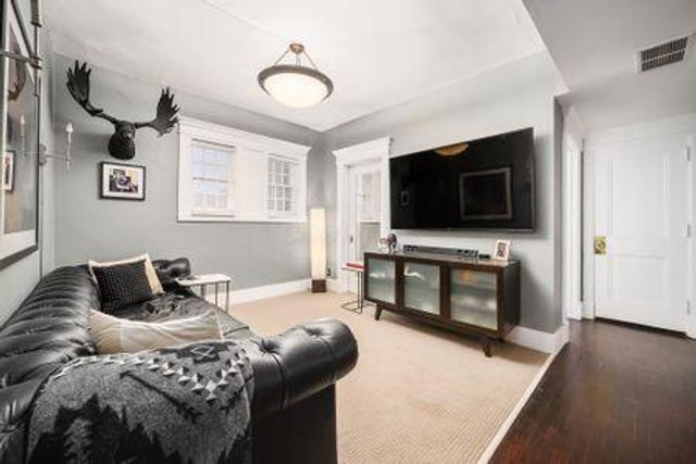 1349 E Broad Street, Columbus, OH 43205