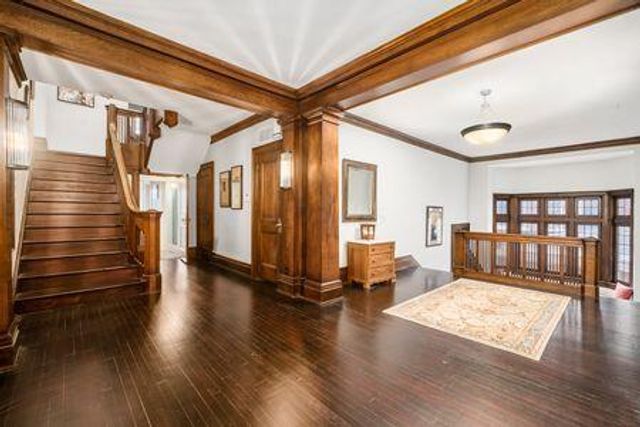 1349 E Broad Street, Columbus, OH 43205