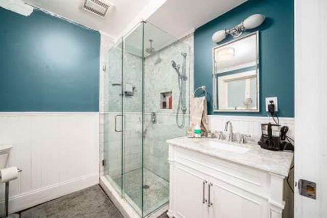 1349 E Broad Street, Columbus, OH 43205