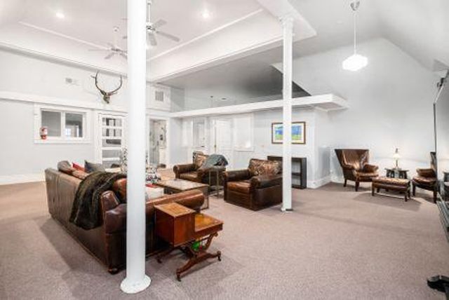 1349 E Broad Street, Columbus, OH 43205