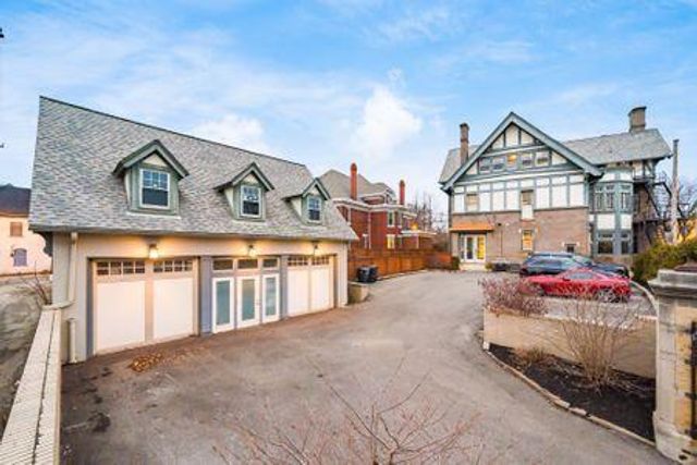1349 E Broad Street, Columbus, OH 43205