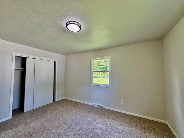 502 JENNIFER Lane, Garden City, MO 64747