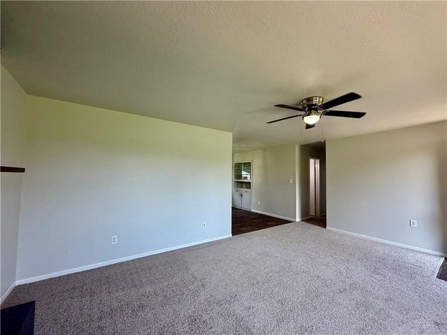 502 JENNIFER Lane, Garden City, MO 64747