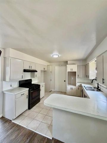 502 JENNIFER Lane, Garden City, MO 64747