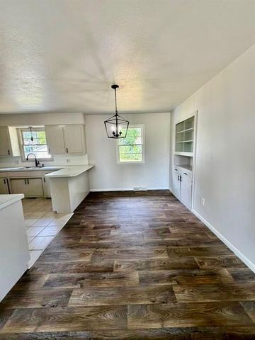 502 JENNIFER Lane, Garden City, MO 64747