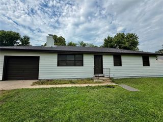 502 JENNIFER Lane, Garden City, MO 64747