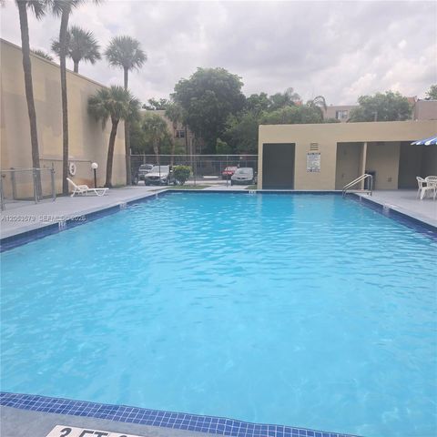 8615 NW 8th St 414, Miami, FL 33126