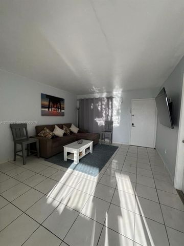 8615 NW 8th St 414, Miami, FL 33126