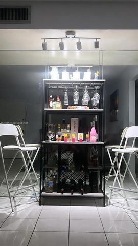 8615 NW 8th St 414, Miami, FL 33126