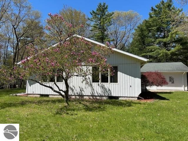 1095 E Lincoln Street, East Tawas, MI 48730
