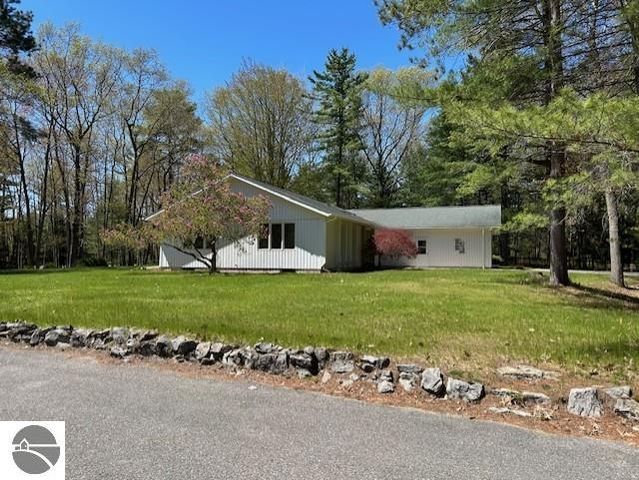 1095 E Lincoln Street, East Tawas, MI 48730
