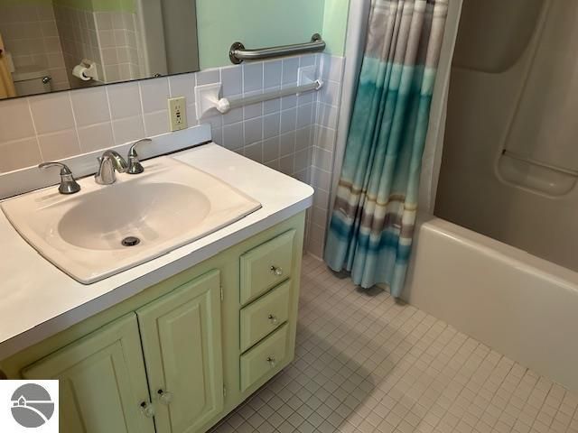 1095 E Lincoln Street, East Tawas, MI 48730