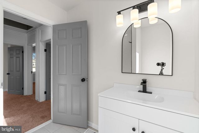 4 4TH AVE, Baltimore, MD 21225