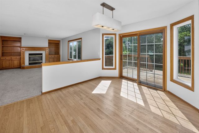 8106 Wilden Drive, Urbandale, IA 50322