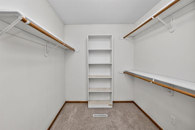 8106 Wilden Drive, Urbandale, IA 50322