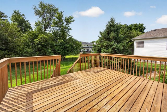 8106 Wilden Drive, Urbandale, IA 50322