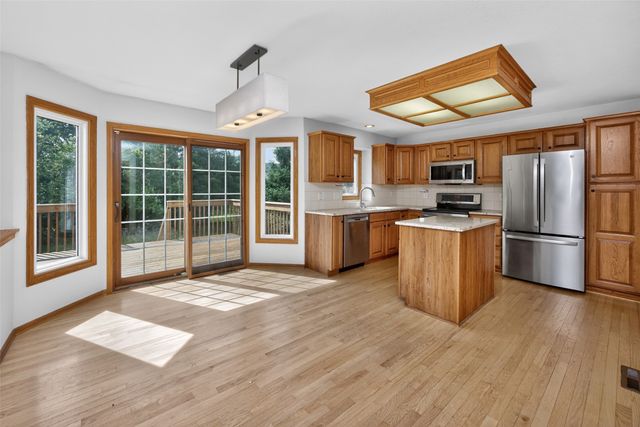 8106 Wilden Drive, Urbandale, IA 50322