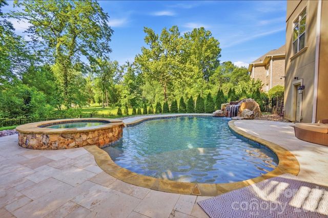 13302 Bally Bunnion Way, Davidson, NC 28036