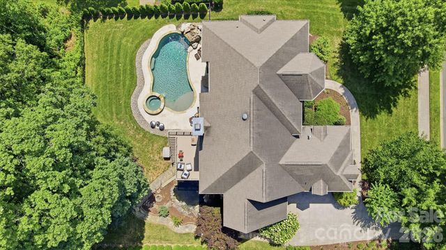 13302 Bally Bunnion Way, Davidson, NC 28036