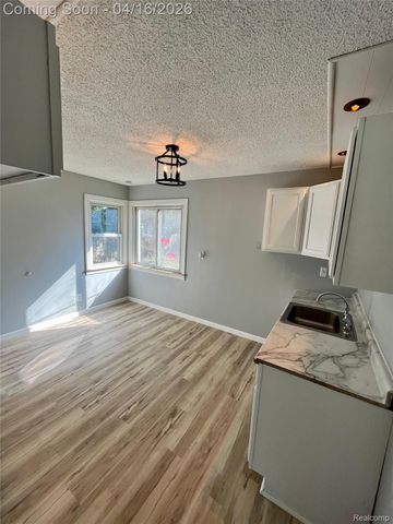 1073 Colonial Drive, Inkster, MI 48141