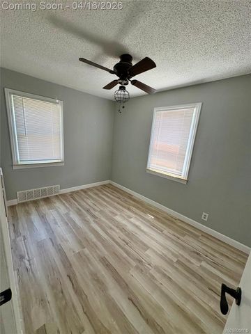 1073 Colonial Drive, Inkster, MI 48141