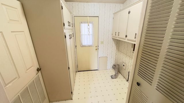 2459 N Oaks Street 28, Tulare, CA 93274