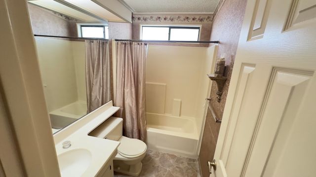 2459 N Oaks Street 28, Tulare, CA 93274