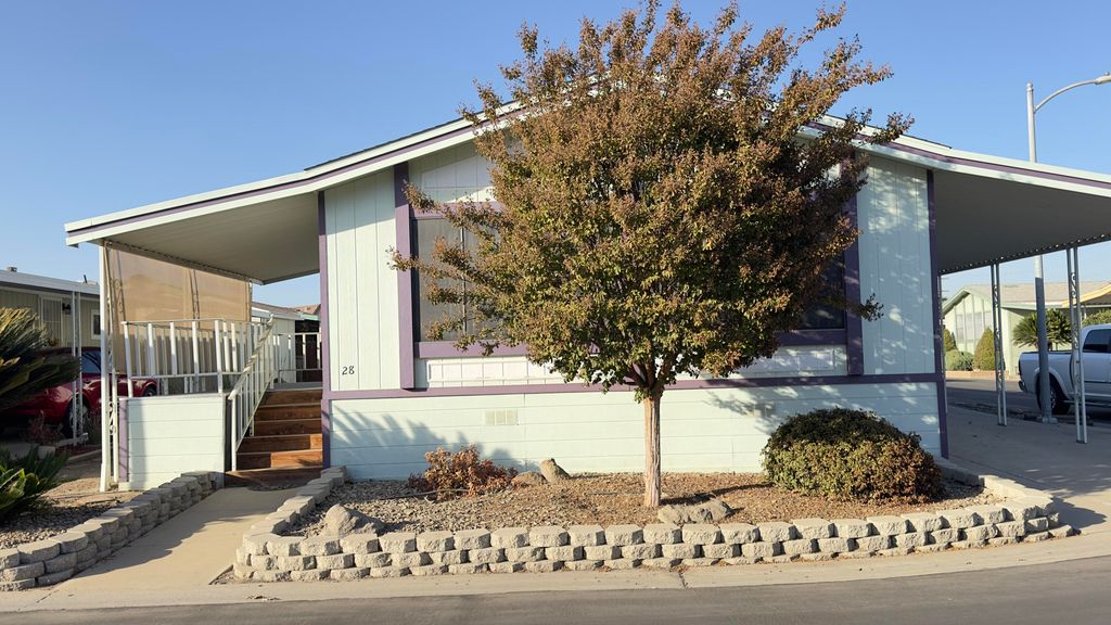 2459 N Oaks Street 28, Tulare, CA 93274
