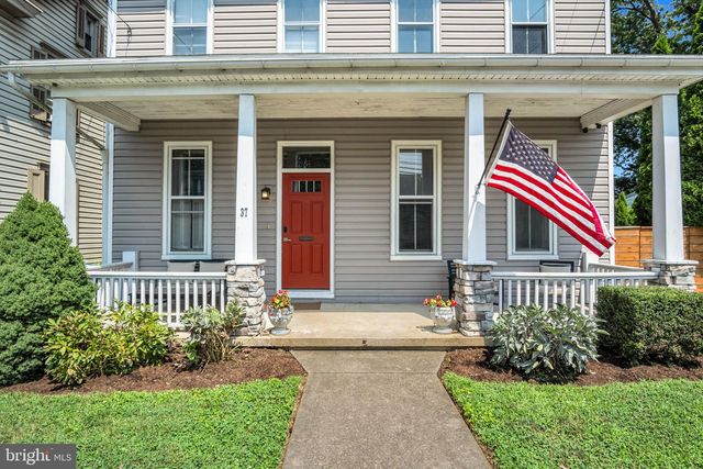 37 W MAIN ST, Mountville, PA 17554