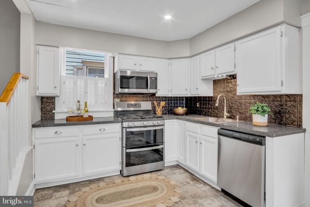 37 W MAIN ST, Mountville, PA 17554