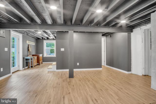 37 W MAIN ST, Mountville, PA 17554