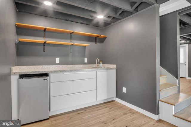 37 W MAIN ST, Mountville, PA 17554