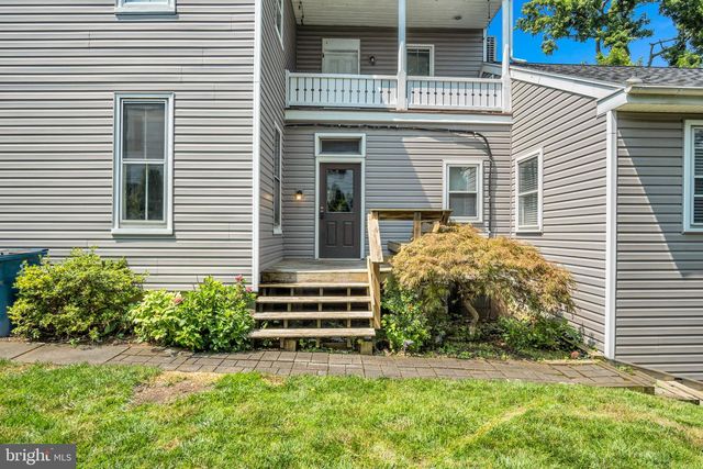 37 W MAIN ST, Mountville, PA 17554