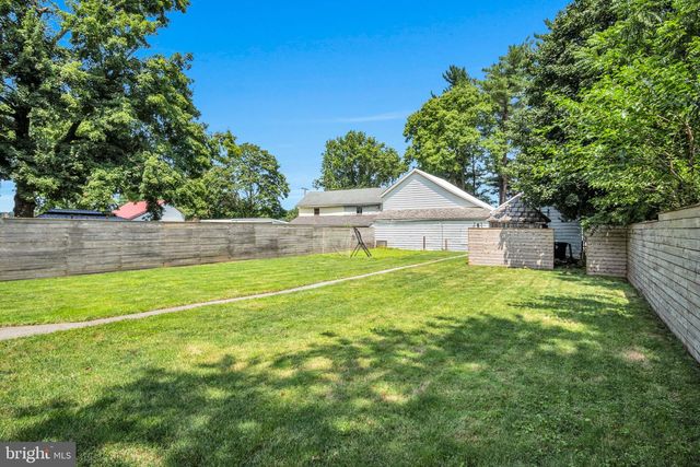 37 W MAIN ST, Mountville, PA 17554