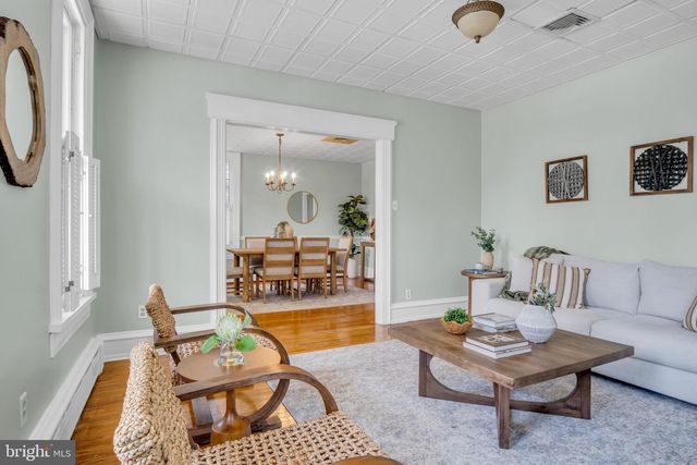 37 W MAIN ST, Mountville, PA 17554