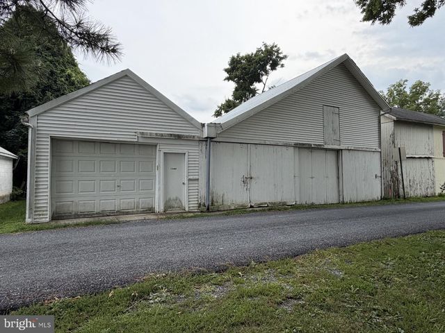 37 W MAIN ST, Mountville, PA 17554