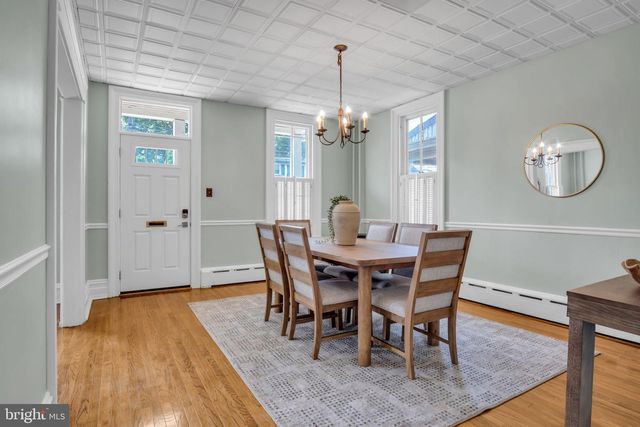 37 W MAIN ST, Mountville, PA 17554