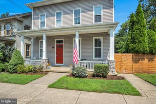 37 W MAIN ST, Mountville, PA 17554