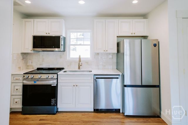 772 E Park Avenue, Savannah, GA 31401