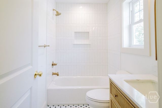 772 E Park Avenue, Savannah, GA 31401