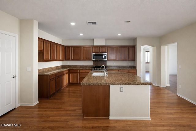 43704 W 47th Street, Lancaster, CA 93536