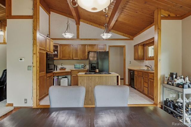 1215 Oakwood Road, Ortonville, MI 48462