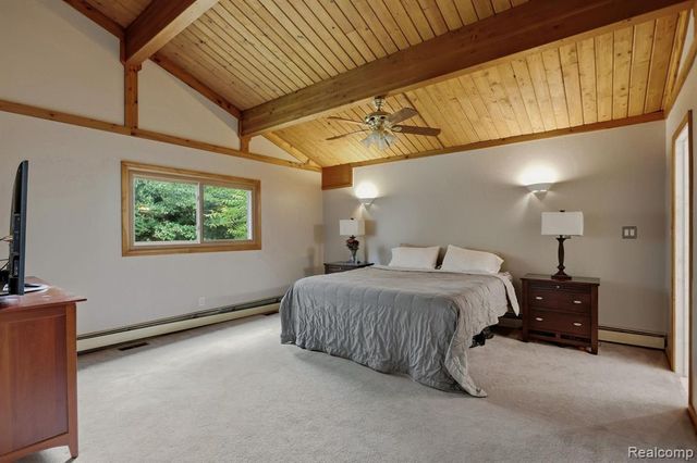 1215 Oakwood Road, Ortonville, MI 48462
