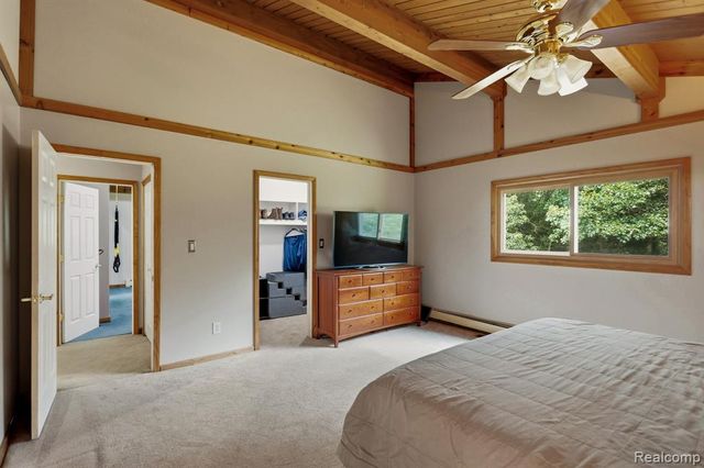 1215 Oakwood Road, Ortonville, MI 48462